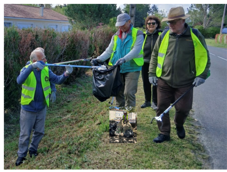 Les bénévoles du club l'amitié de Sémalens en plein ramassage de déchets plastiques durant la marche de collecte 50 ans 50 tonnes